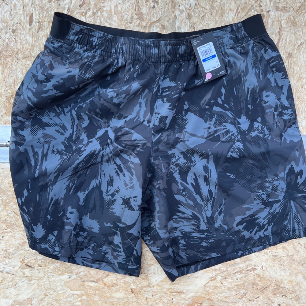 Under armour woven adapt shorts XL black NWT